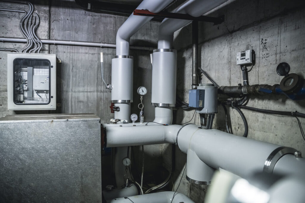 impianto di riscaldamento e raffreddamento con centrale termica teleraffreddamento condominiale